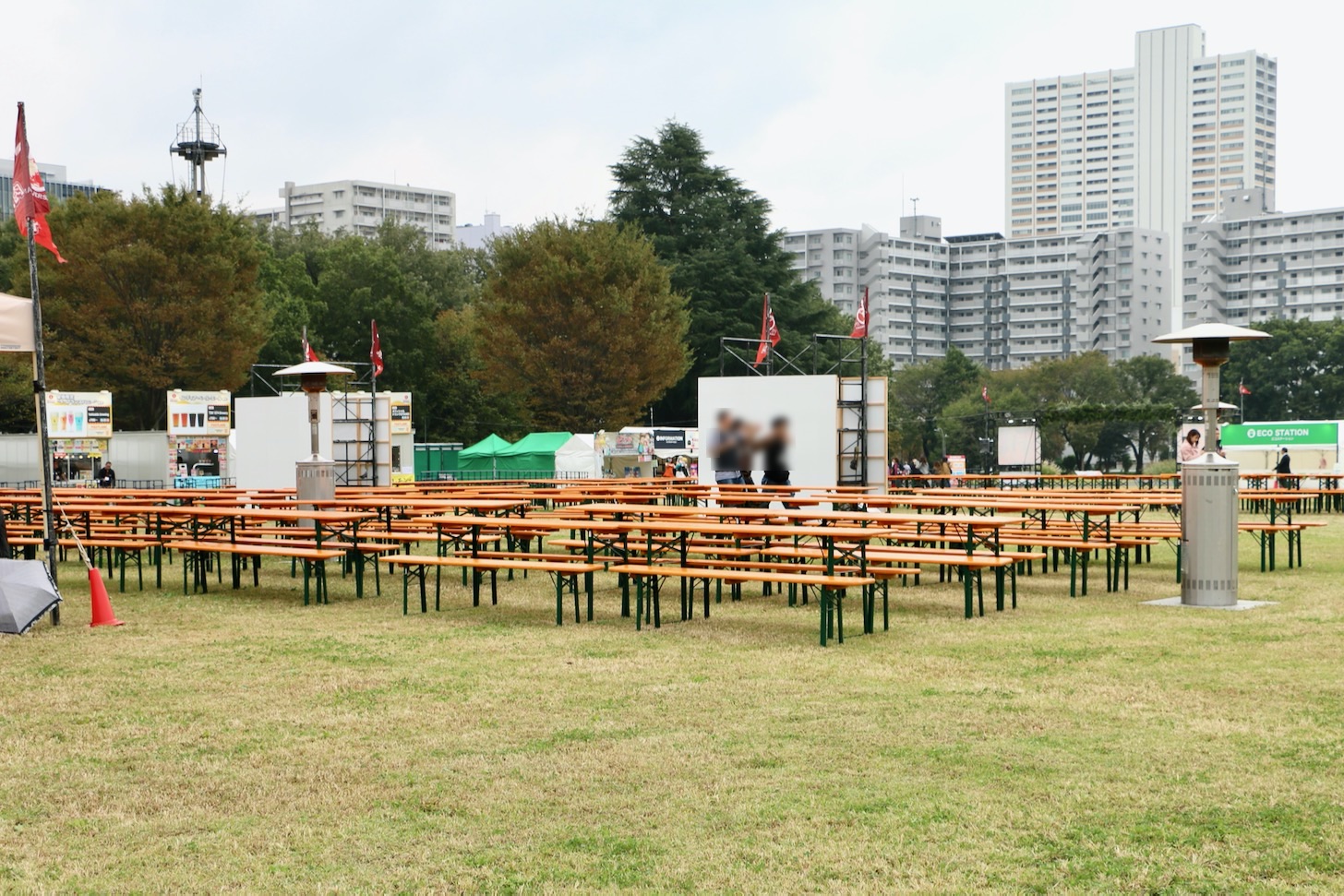 肉フェス国営昭和記念公園2019 野外の飲食エリア