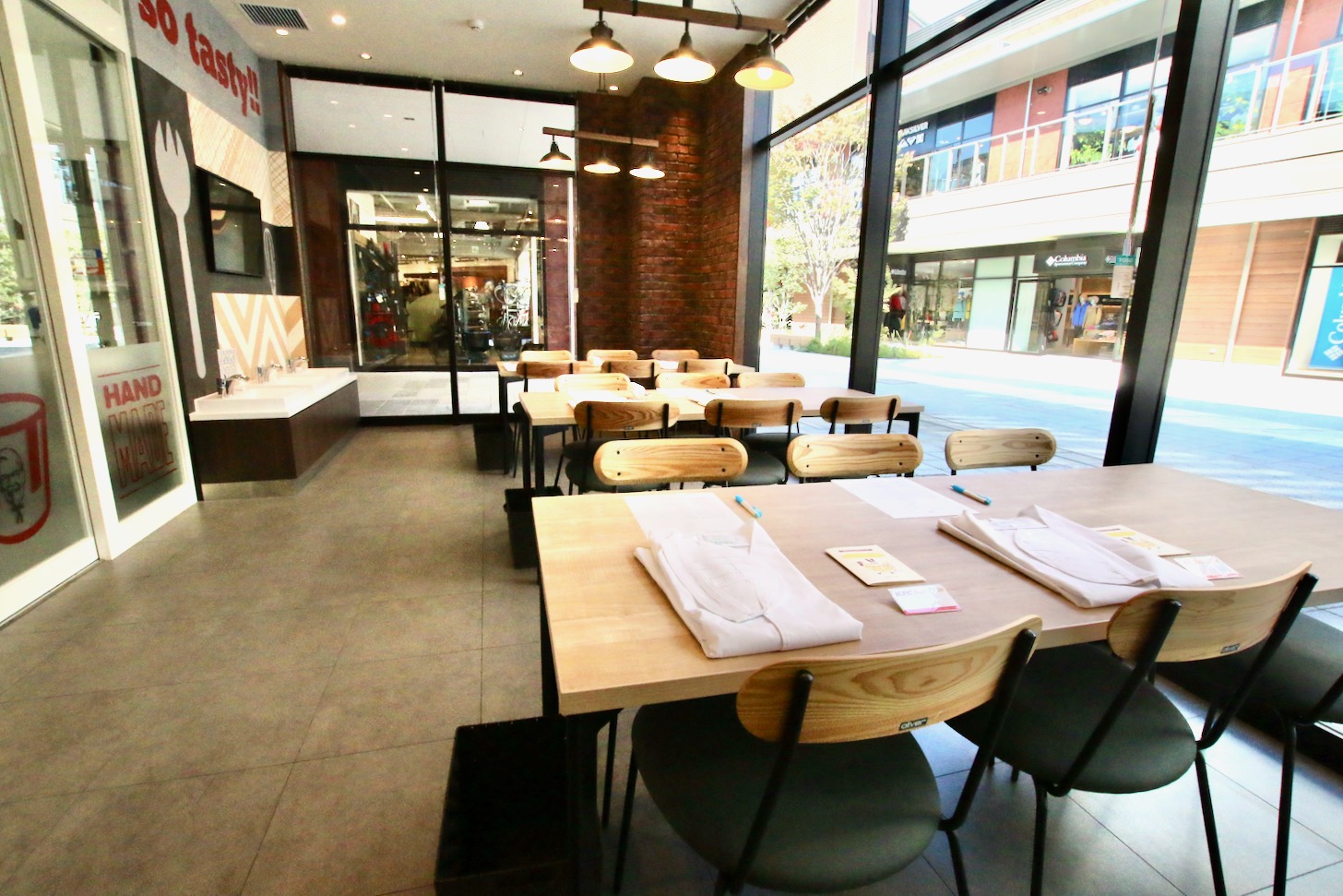 KFC レストラン 南町田グランベリーパーク店 店内