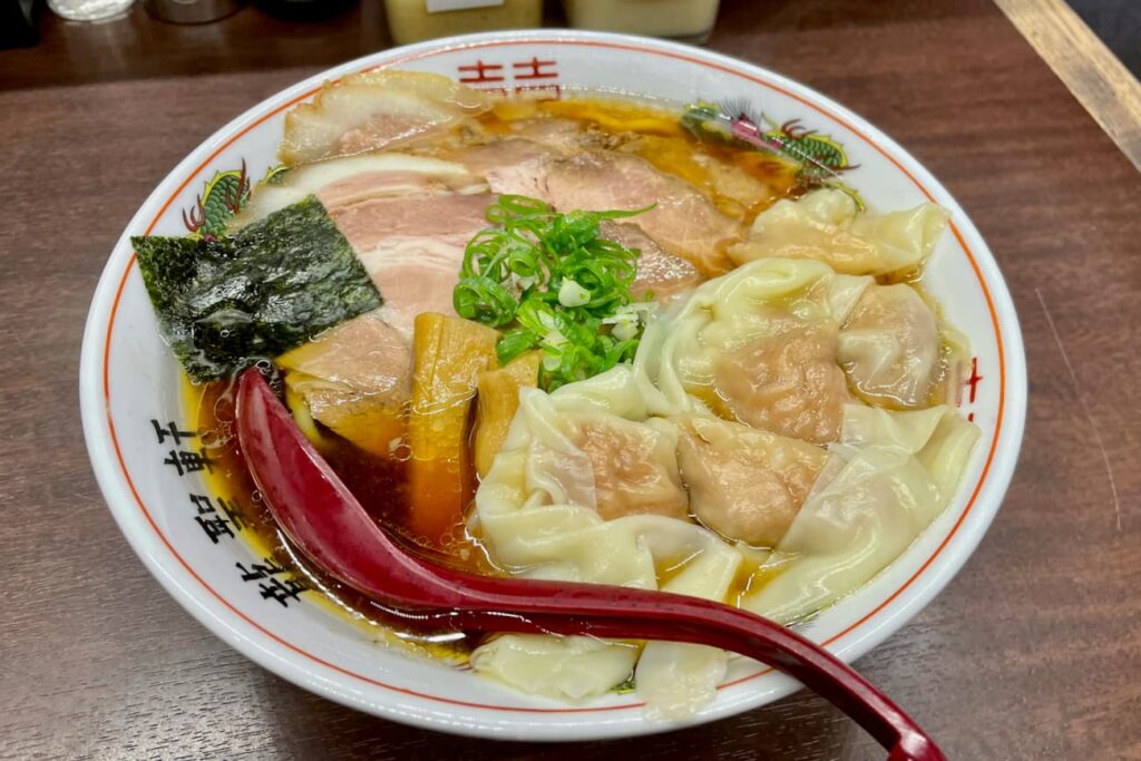 永山龍聖軒「醤油チャーシューワンタン麺」