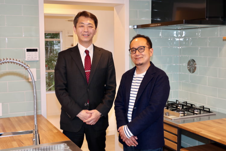 中央企画株式会社の田岡 浩一郎さん(左)と合同会社8Y8の西田聡さん