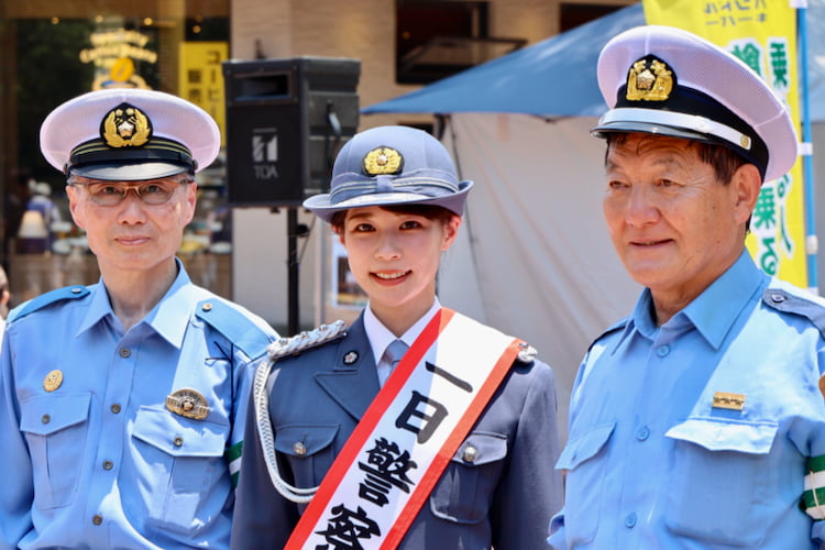 鈴木唯アナが多摩中央警察署の一日警察署長に！交通安全パレード