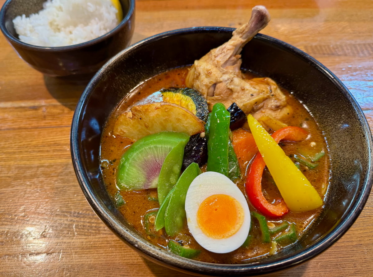 スープカリー専門店「奥芝商店」の元祖えびだしスープカレー