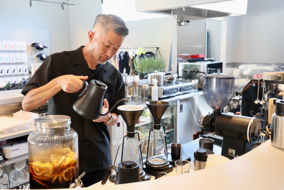 Macky. coffeeのオーナー・Mackyさんに淹れていただきました