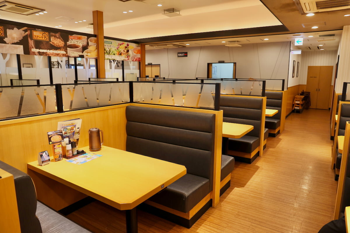ステーキ宮 八王子松木店の店内
