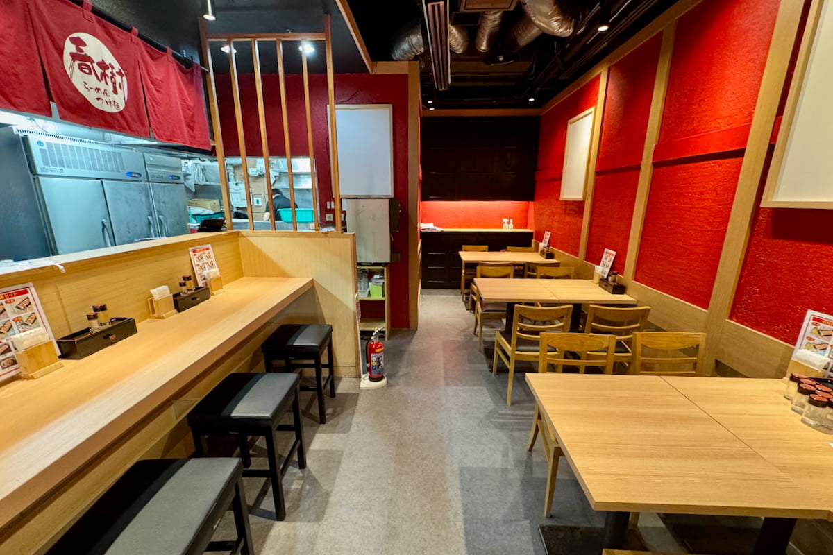 横浜家系ラーメン春樹 高幡不動店の店内