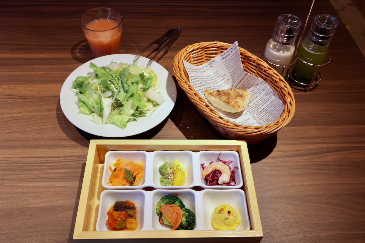 ランチセットメニューをいただきます!