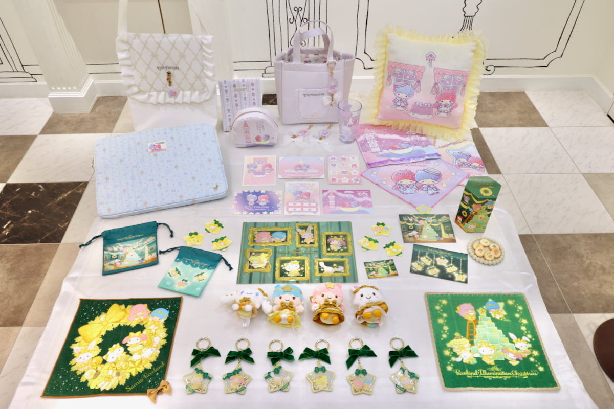 「Puroland Illumination Christmas」仕様のコスチュームを着たキャラクターたちをモチーフにした、クリスマス限定グッズ