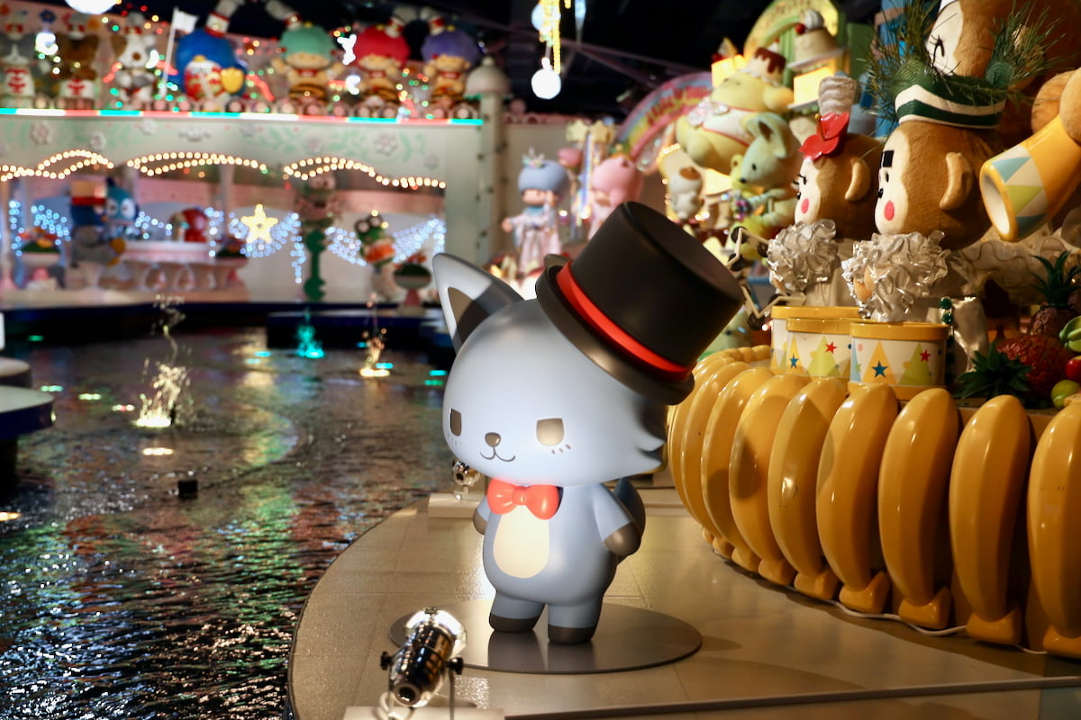 サンリオキャラクターボートライド Illumination Party with JOCHUM 右手にはレインがお出迎え