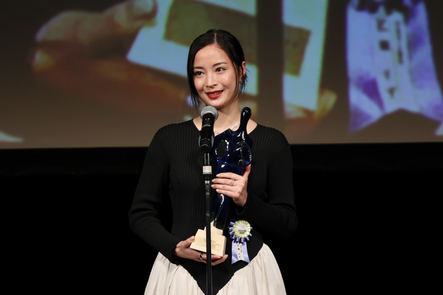 広瀬すずさん3年ぶり最優秀女優賞!「またここに戻ってきたい」