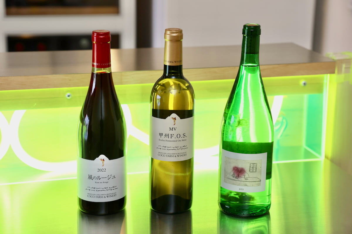 昼はカフェ、夜はナチュラルワインバーが楽しめる「modoki」