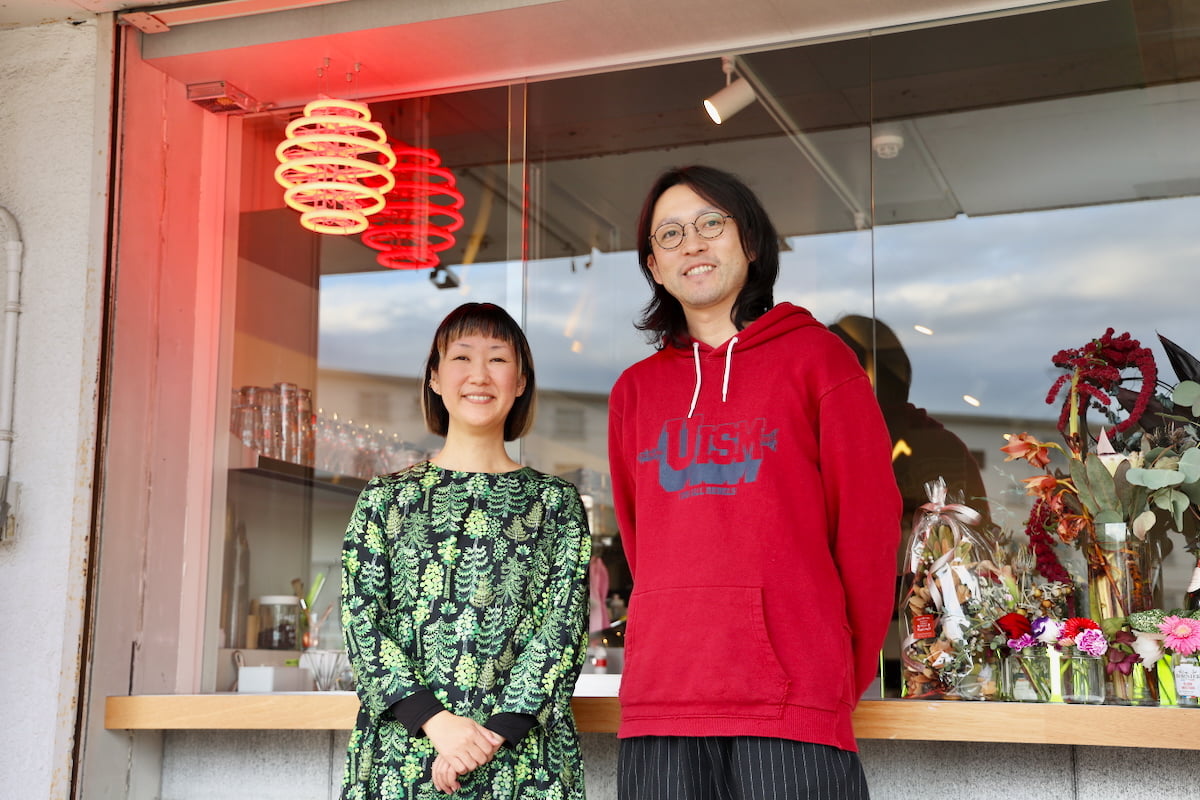 一般社団法人 Life is代表の影近さん(写真右)とコモンワーカーの四浦さん(写真左)