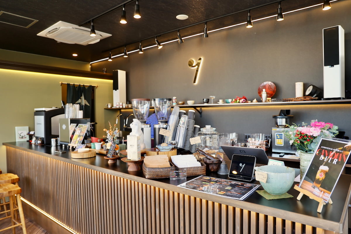 デカフェラテ専門店「DECAF TOKYO」がオープン