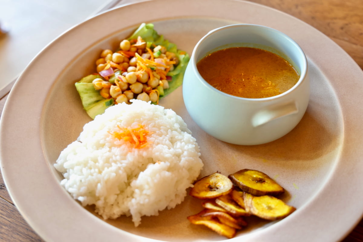 「南インドのお母さんカレー」セットをいただきます