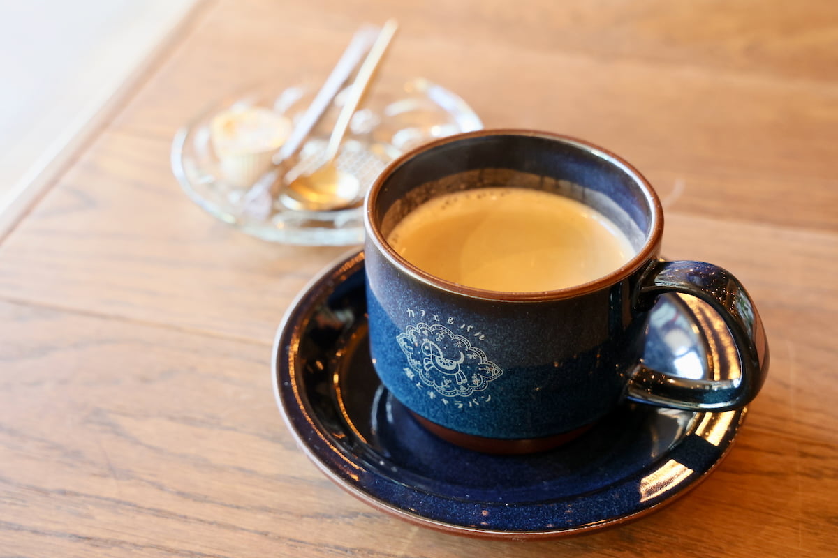 世界観に合わせた美濃焼のオリジナルカップ