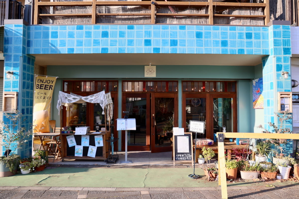 多摩ニュータウン諏訪商店街「風とキャラバン」世界のごはんと音楽が集うカフェ＆バルをレポ