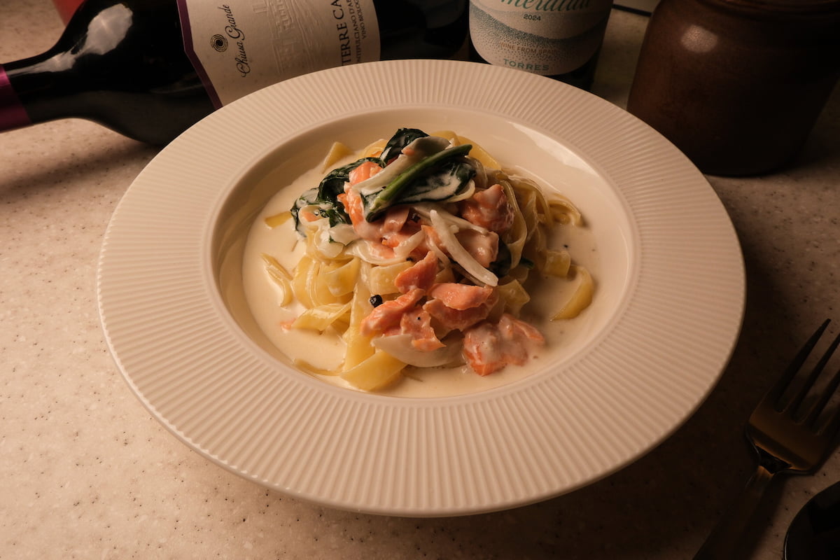 粉づくりから厳選の熟成生パスタ