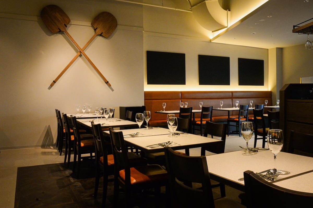 仙川に「ボナペティート・パパ」の店内