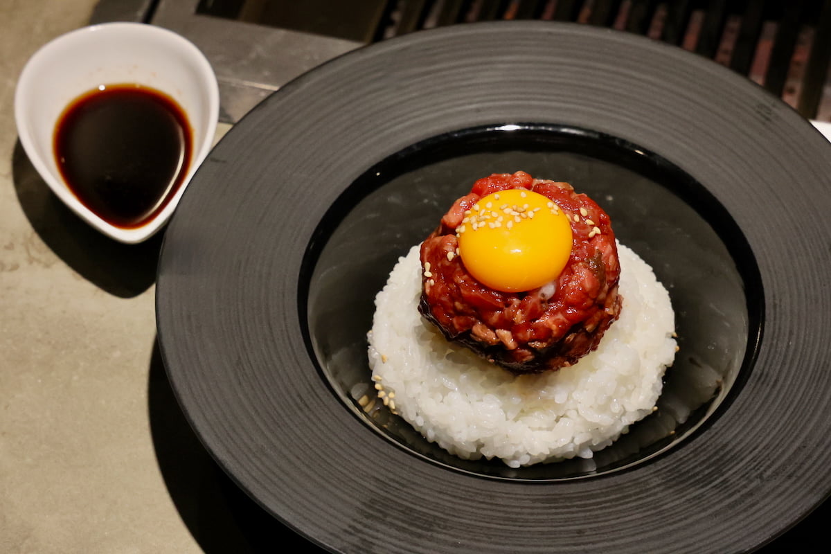 和牛炙りユッケ丼