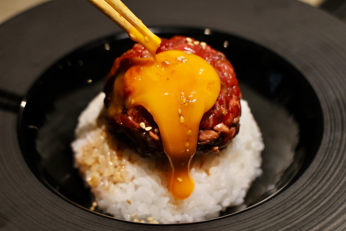 和牛炙りユッケ丼