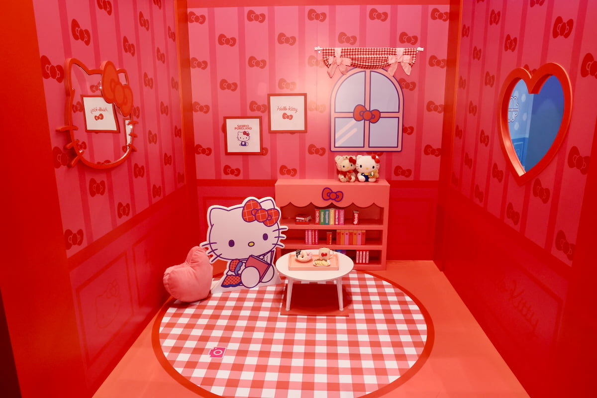 「推し色キャラルーム」が楽しめる「カラフルピューロランドハウス」ハローキティ