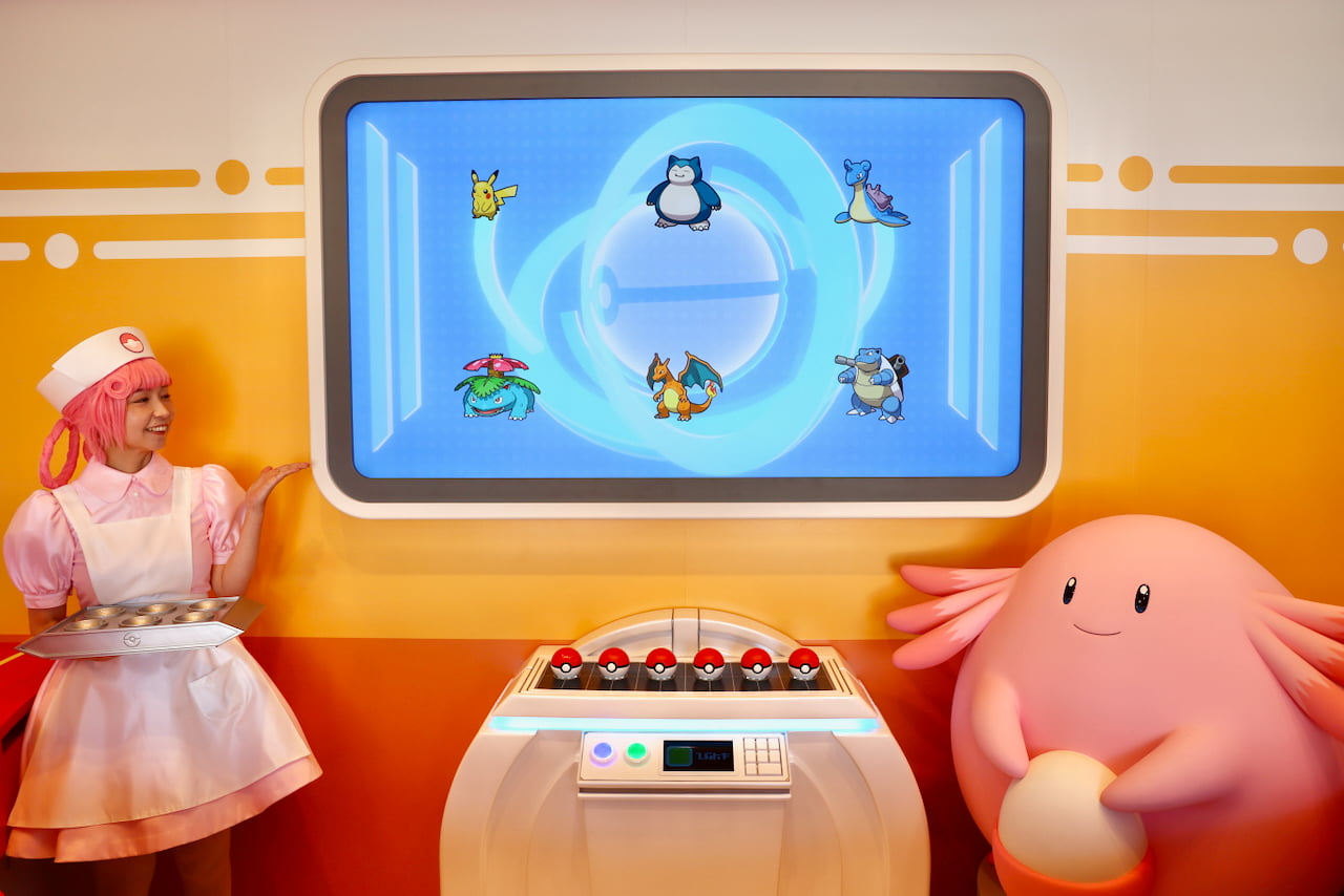 ポケモンセンターのお姉さんとラッキーがお出迎え