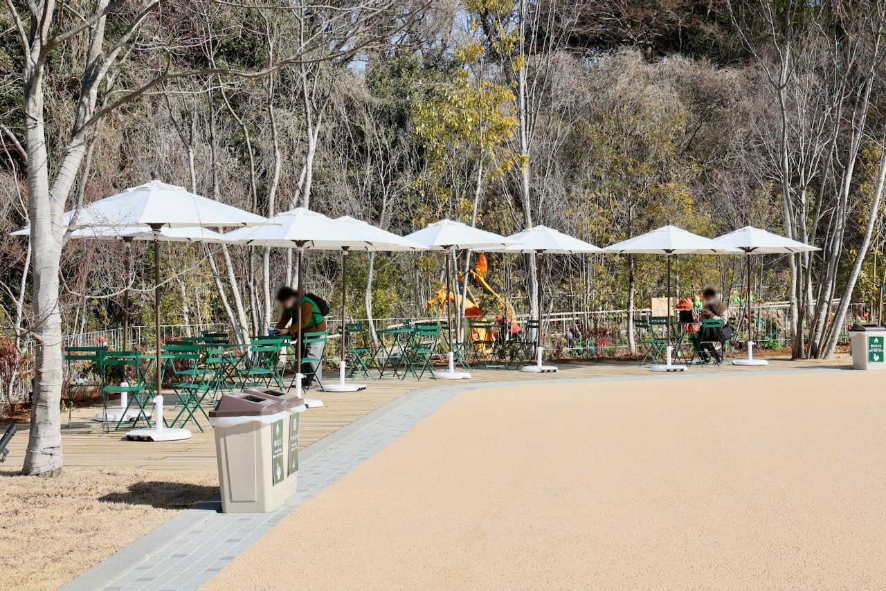 カヤツリタウン内の休憩場所