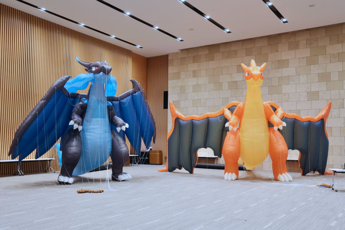 “関東初”「メガリザードンX・Y」の巨大カイト