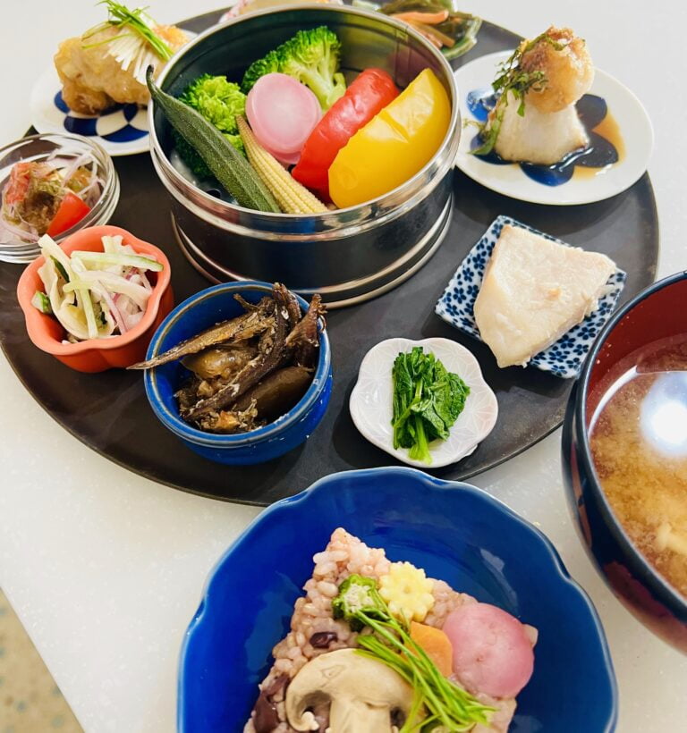 立川・マオリンクに初のカフェダイニングが3/31(火)オープンへ!トリプルアクセル季節の10種御膳プレート