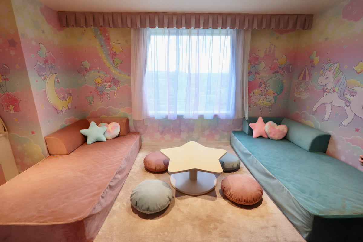 八王子にキキ＆ララの世界が広がる！京王プラザホテル八王子「リトルツインスターズ ルーム」内覧会レポ