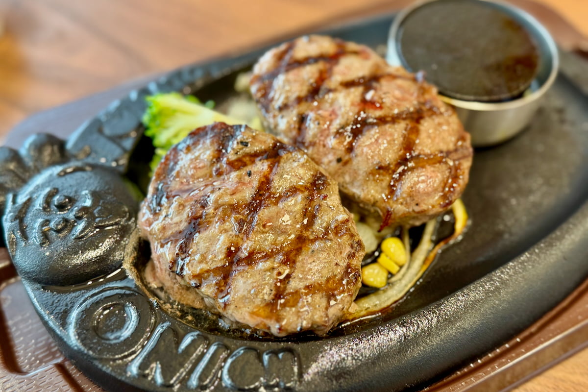 ”牛肉100%!!” 弾丸ハンバーグ(レギュラー2枚)