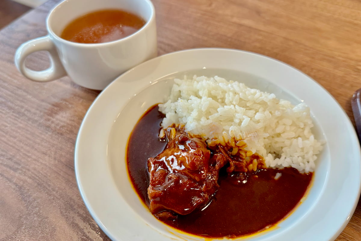 おかわり自由の「黒カレーライス」&「スープ」