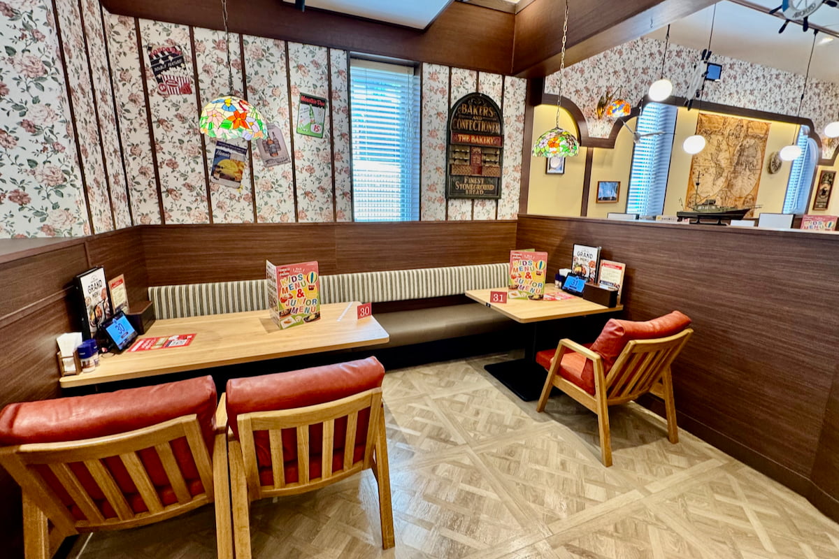 東京で3店舗目「トマト&オニオン 多摩センター駅前店」店内