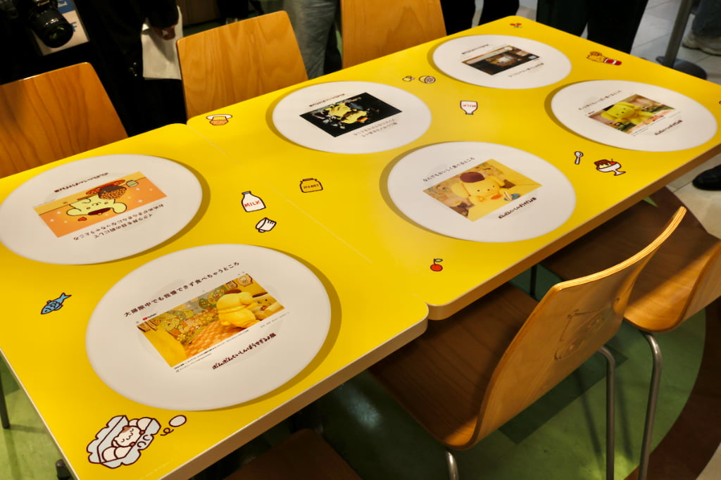 1階の「キャラクターフードコート」では“くいしんぼうすぎるよ展”