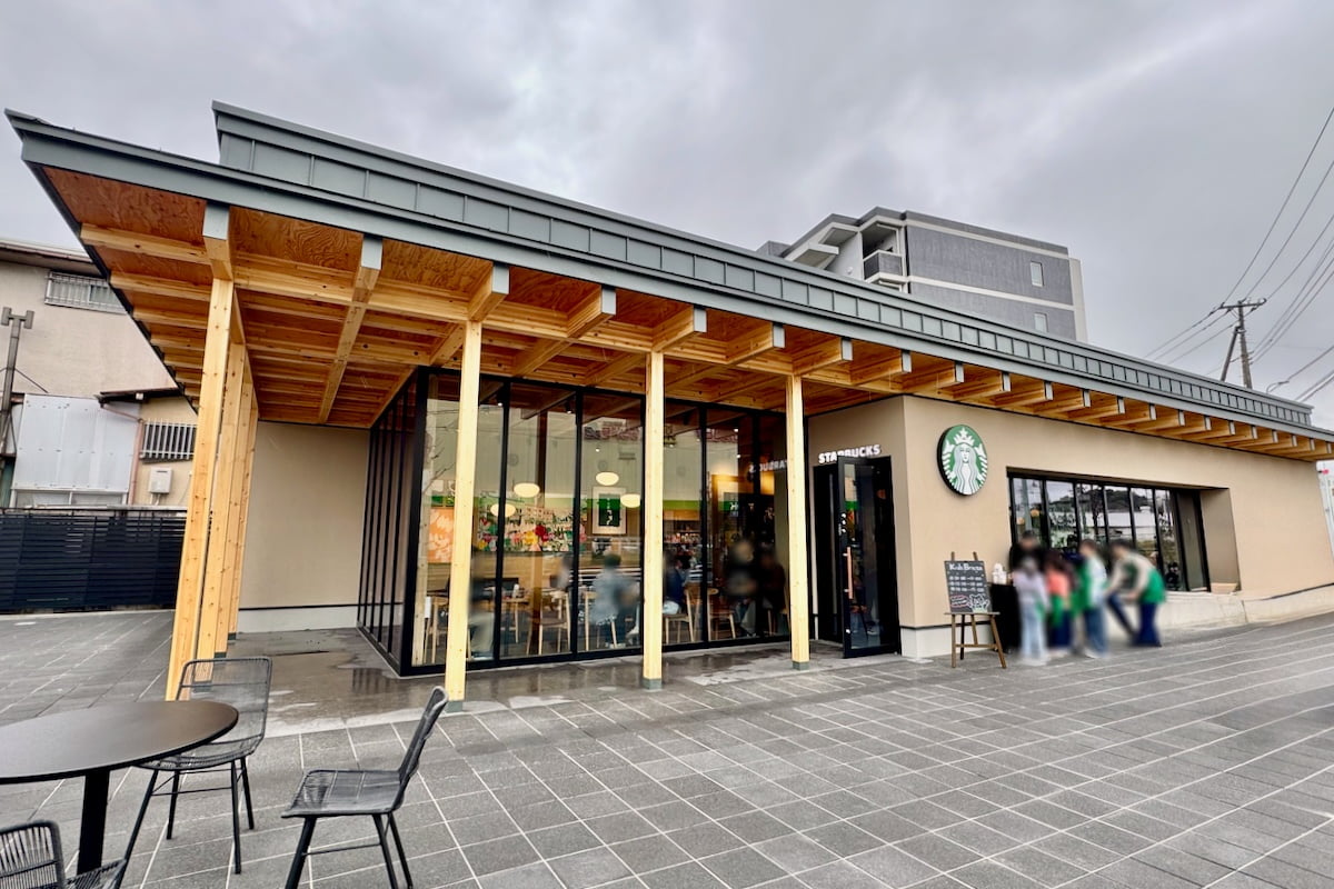 スターバックス コーヒー 多摩東寺方店がオープン！木造＆テラスの開放空間をレポ