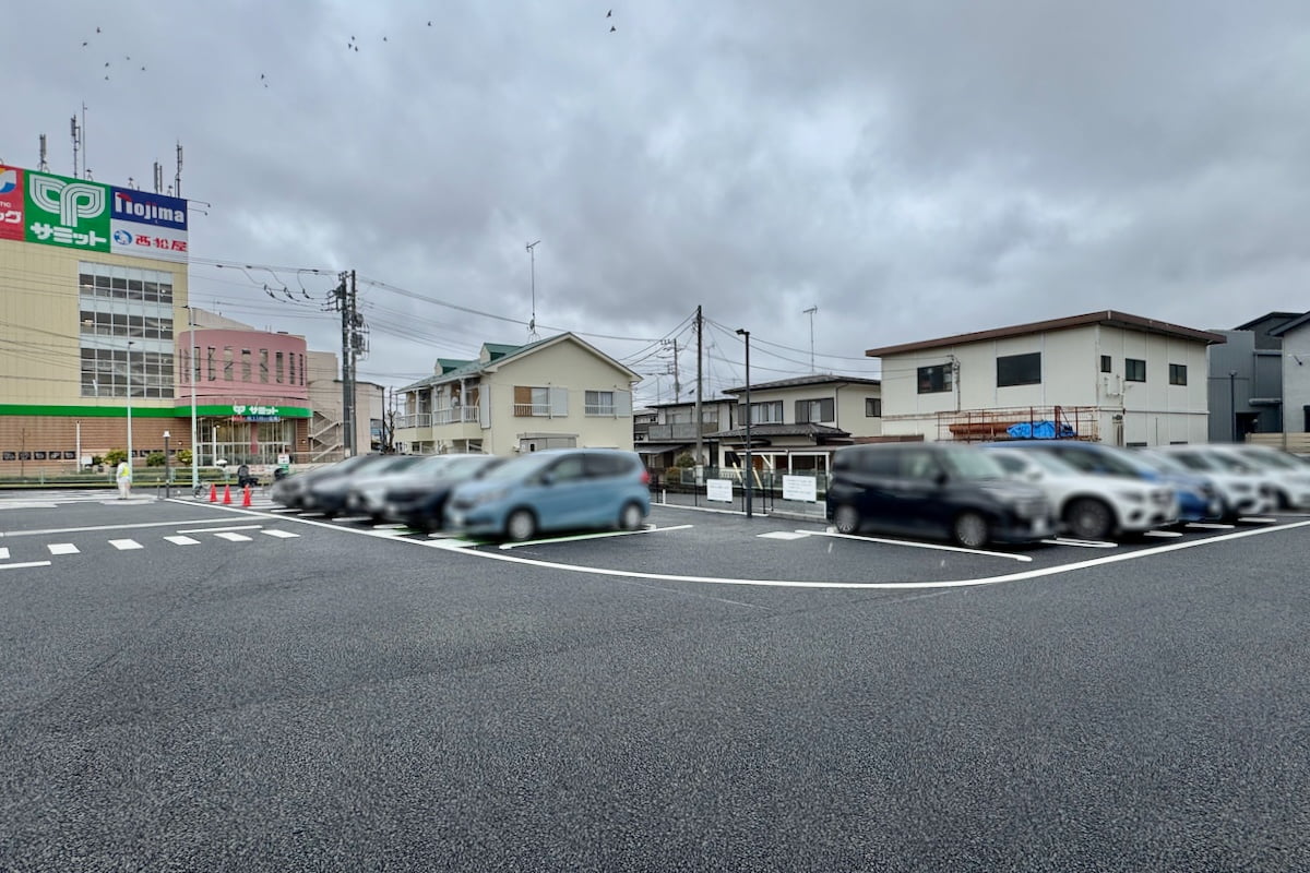 スターバックス コーヒー 多摩東寺方店　駐車場