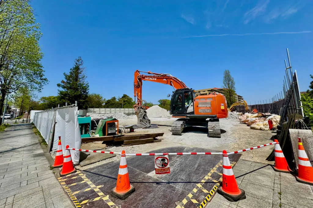 長池見附橋近くの結婚式場跡地に「クリエイト八王子別所店」2027年春開業予定!医療テナントを併設