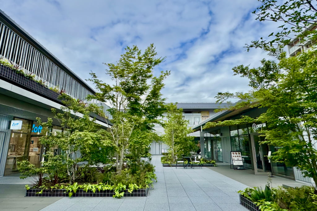 フォレストスクエア仙川に行ってみた!焼肉ランチ&カフェ、サカガミ新業態店も登場