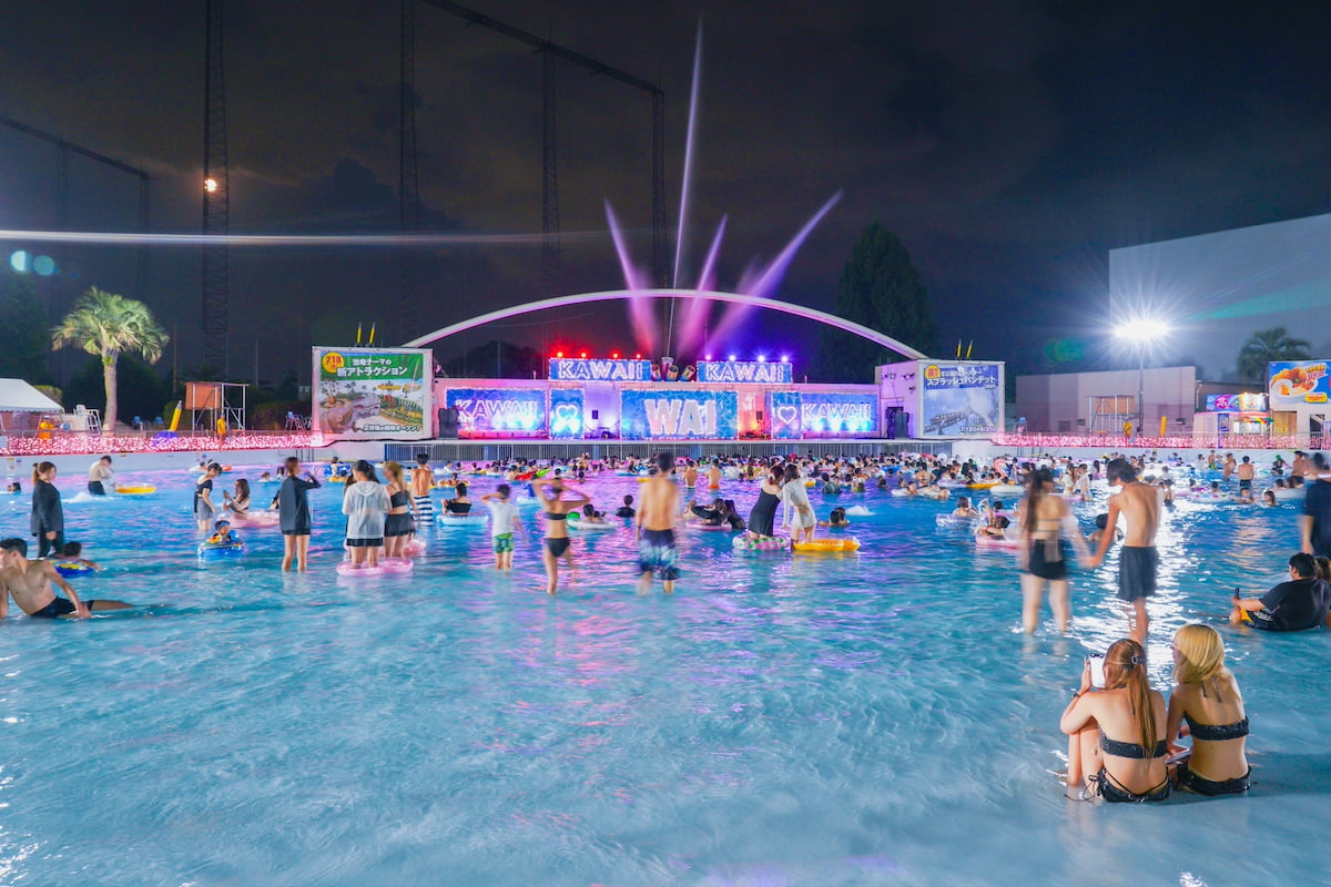 よみうりランド「プールWAI」6/27(土)オープン！ナイトプール(昨年の様子)