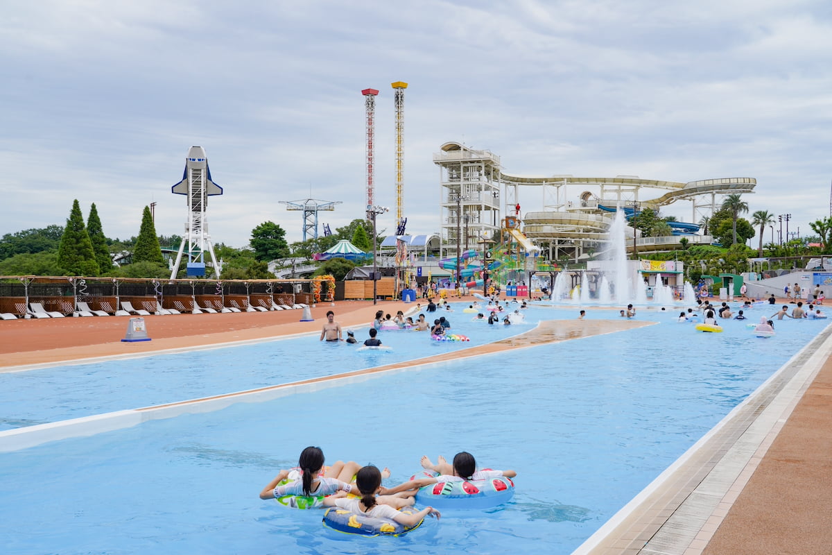 「流れるプール」