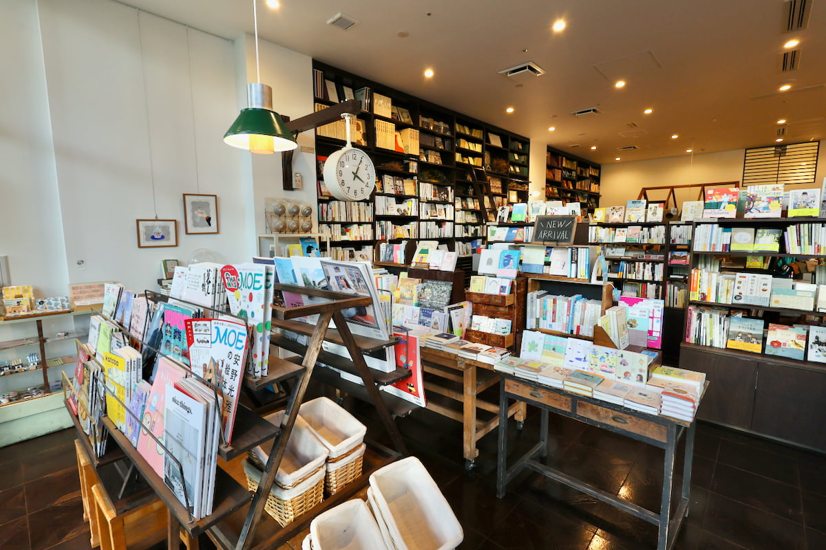 手紙社の書店「TEGAMISHA BOOKSTORE」が立川へ移転！宝探しみたいな店内をレポート