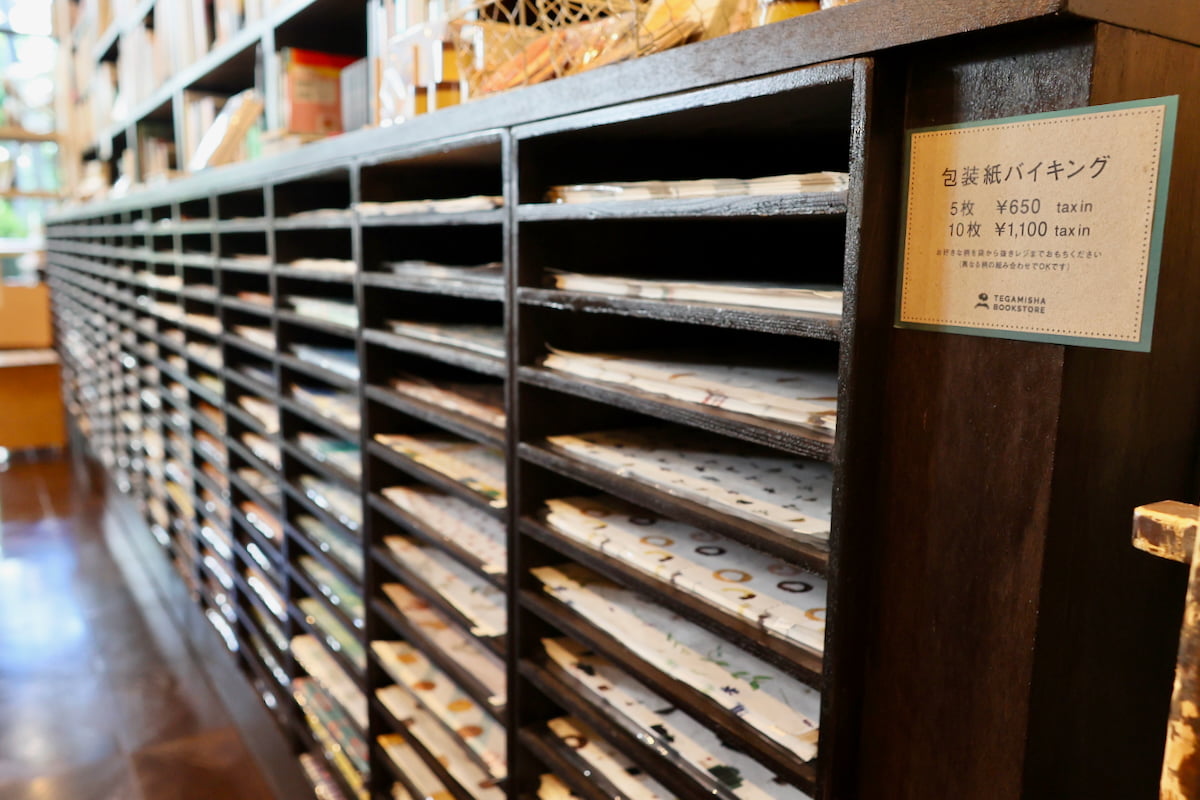 手紙社の書店「TEGAMISHA BOOKSTORE」が立川へ移転！宝探しみたいな店内をレポート