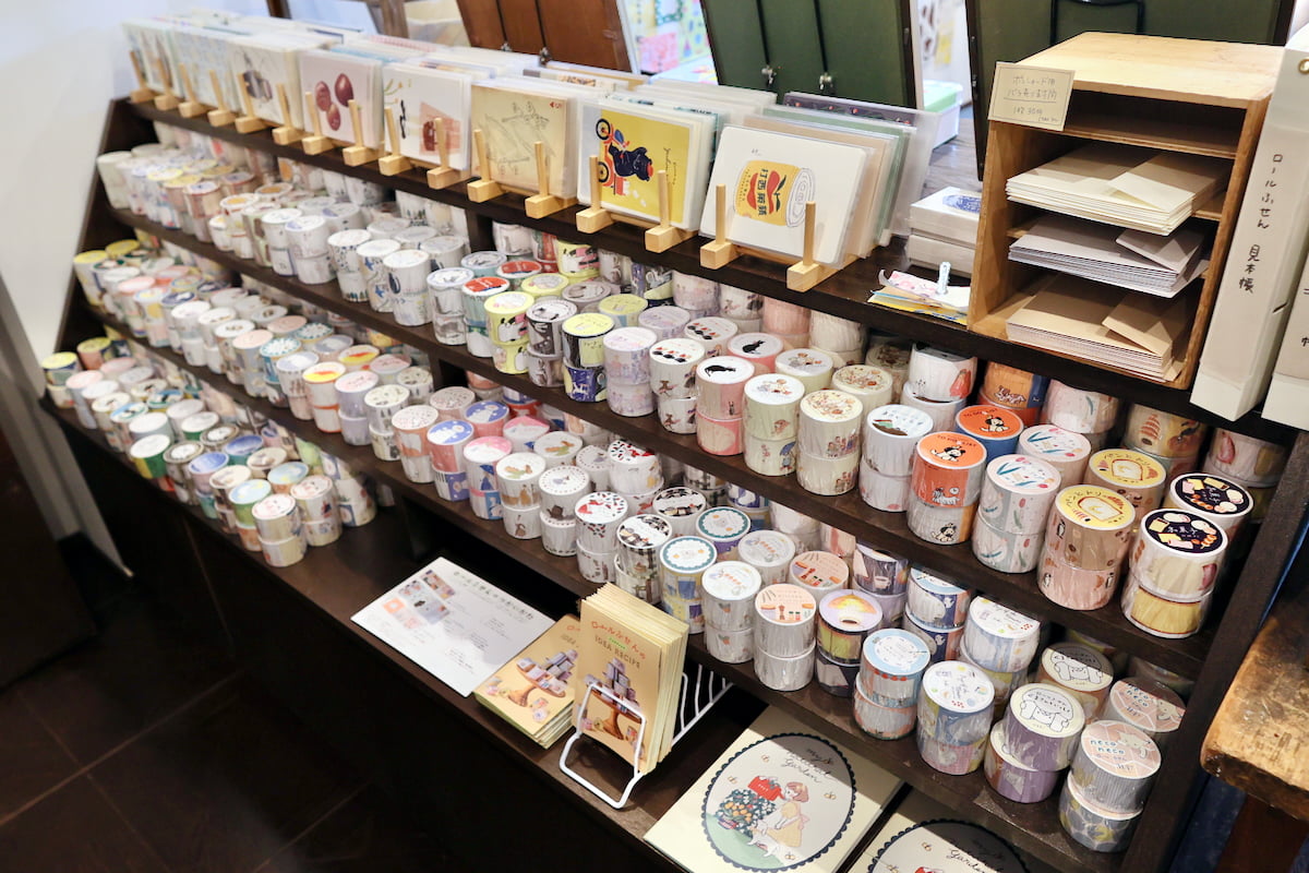 手紙社の書店「TEGAMISHA BOOKSTORE」が立川へ移転！宝探しみたいな店内をレポート