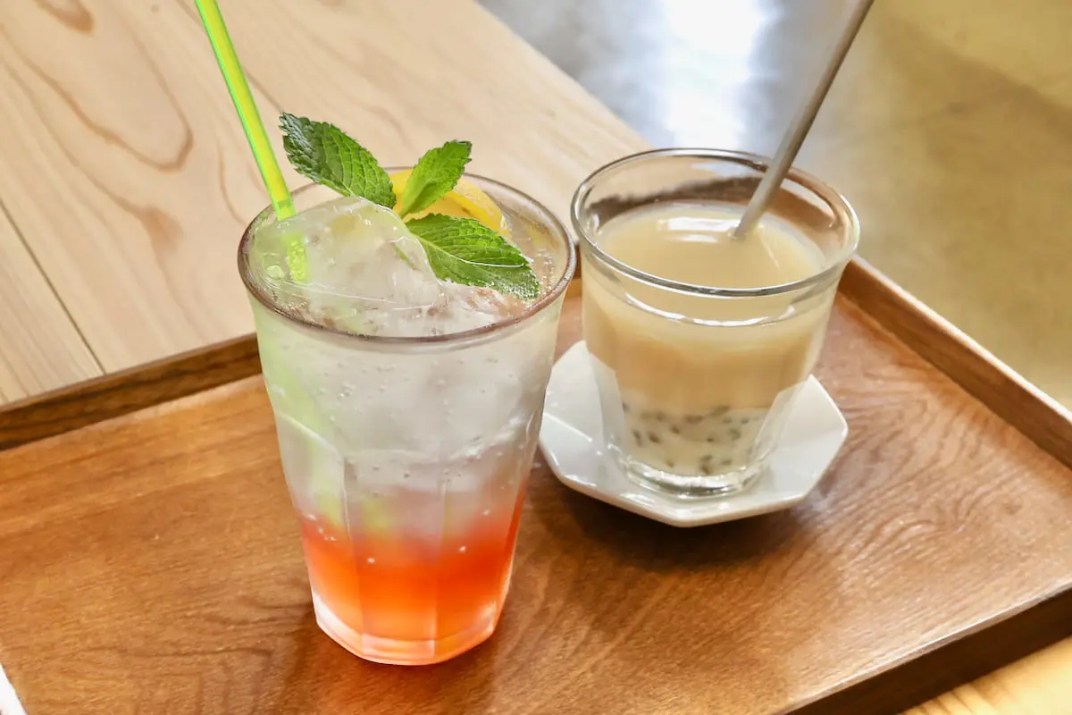 「イチゴの酵素シロップ」で作った「季節の発酵ソーダ」