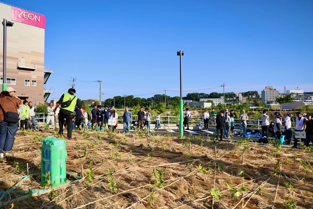 イオン八王子滝山で植樹祭開催!約1,500本を植樹、完成間近の施設も見えてきた