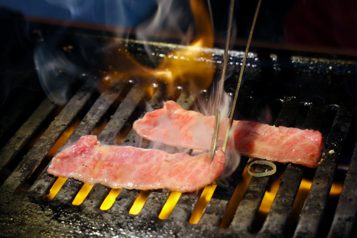 「炙りツネちゃんロース」は"両面5秒"で食べ頃