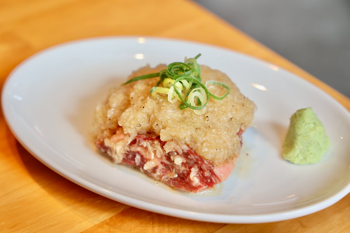名物「伝説ハラミ」は驚くほどやわらかい!