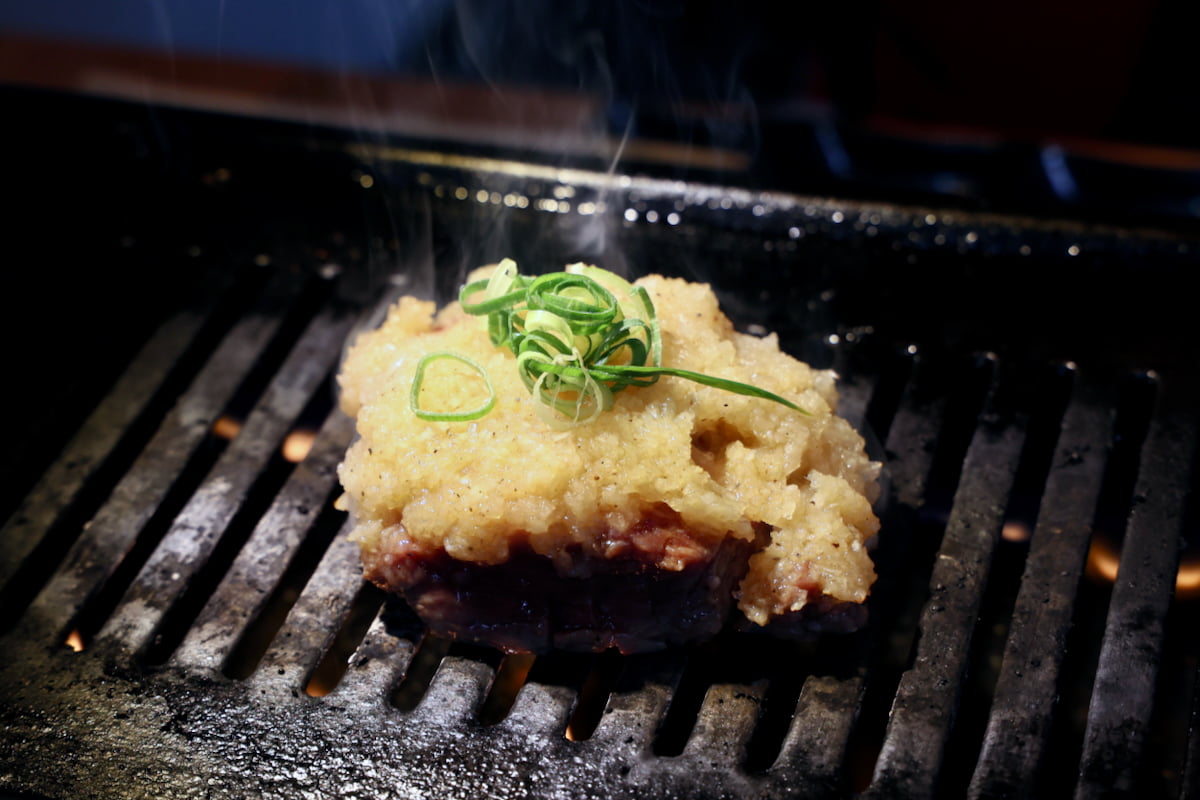 名物「伝説ハラミ」は驚くほどやわらかい!