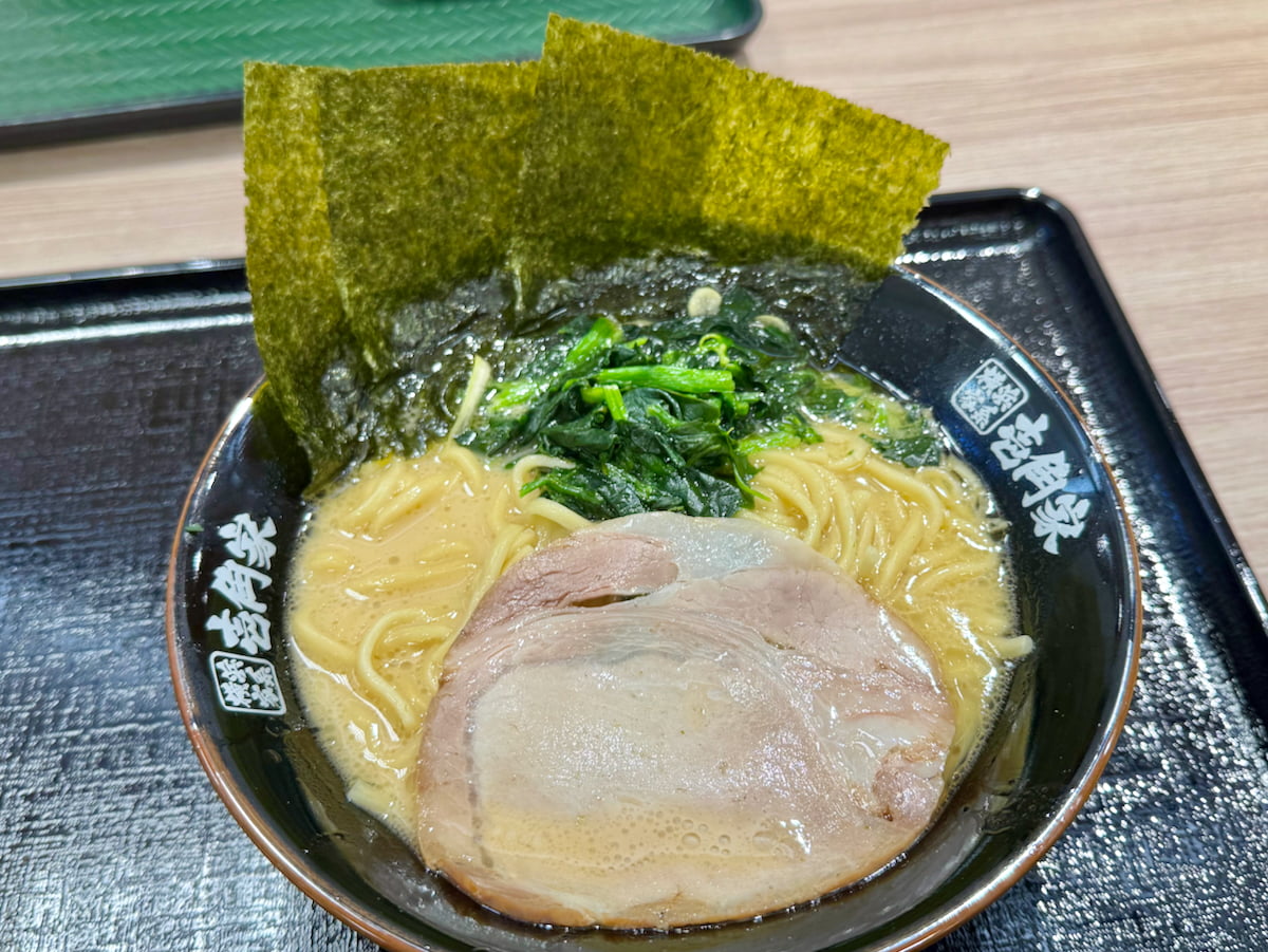 家系ラーメン(並)をいただきます!