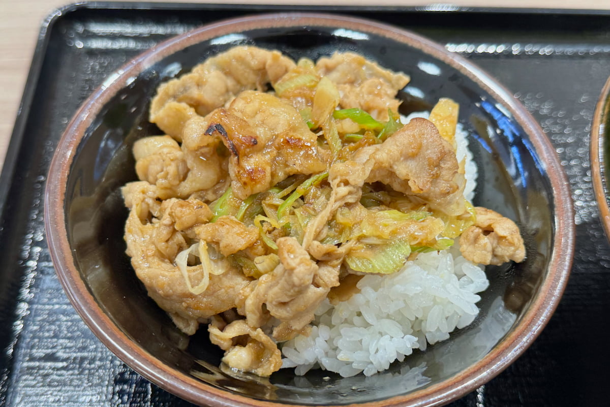 「すためし」のミニ丼「ミニすた(560円税)」