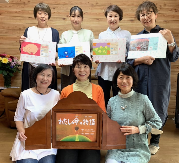 恵泉女学園大学平和紙芝居研究会KPKA(クプカ)の皆さん